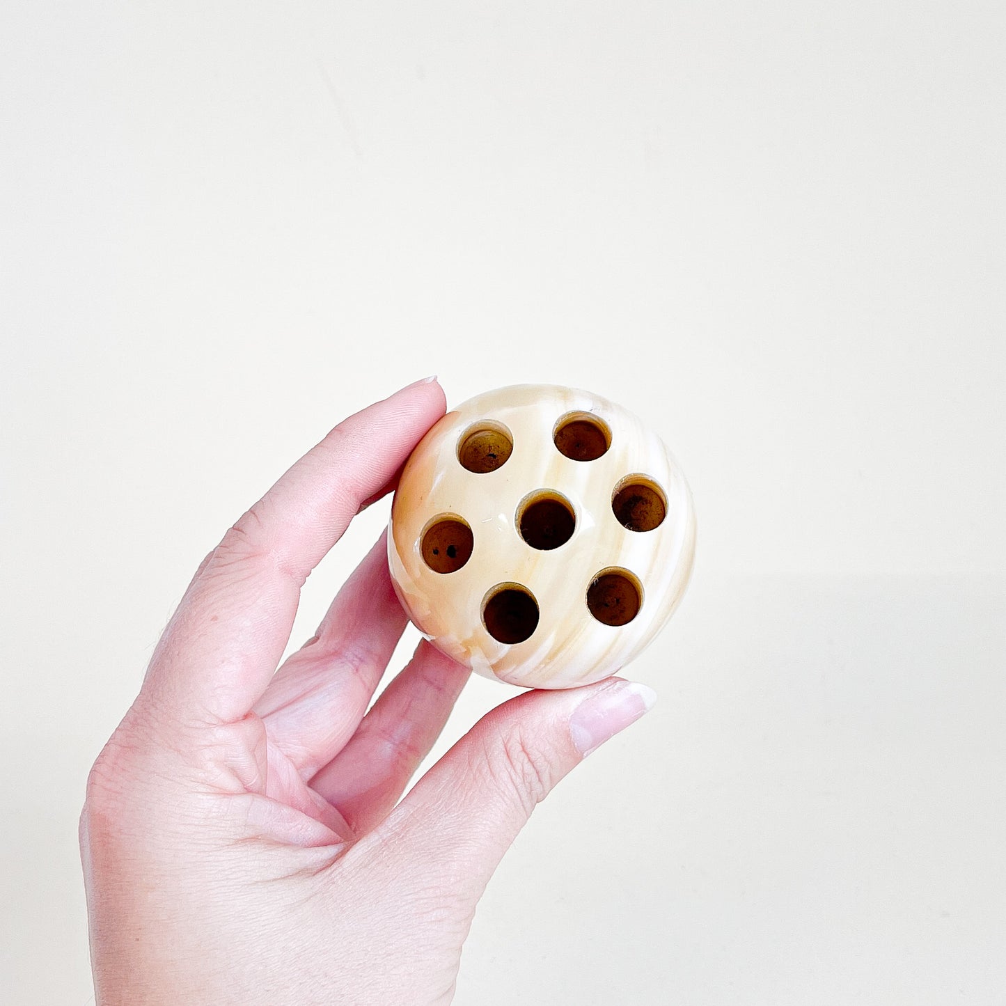 Onyx pencil holder