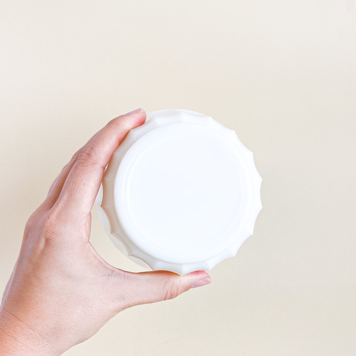Grand cache-pot en milk glass