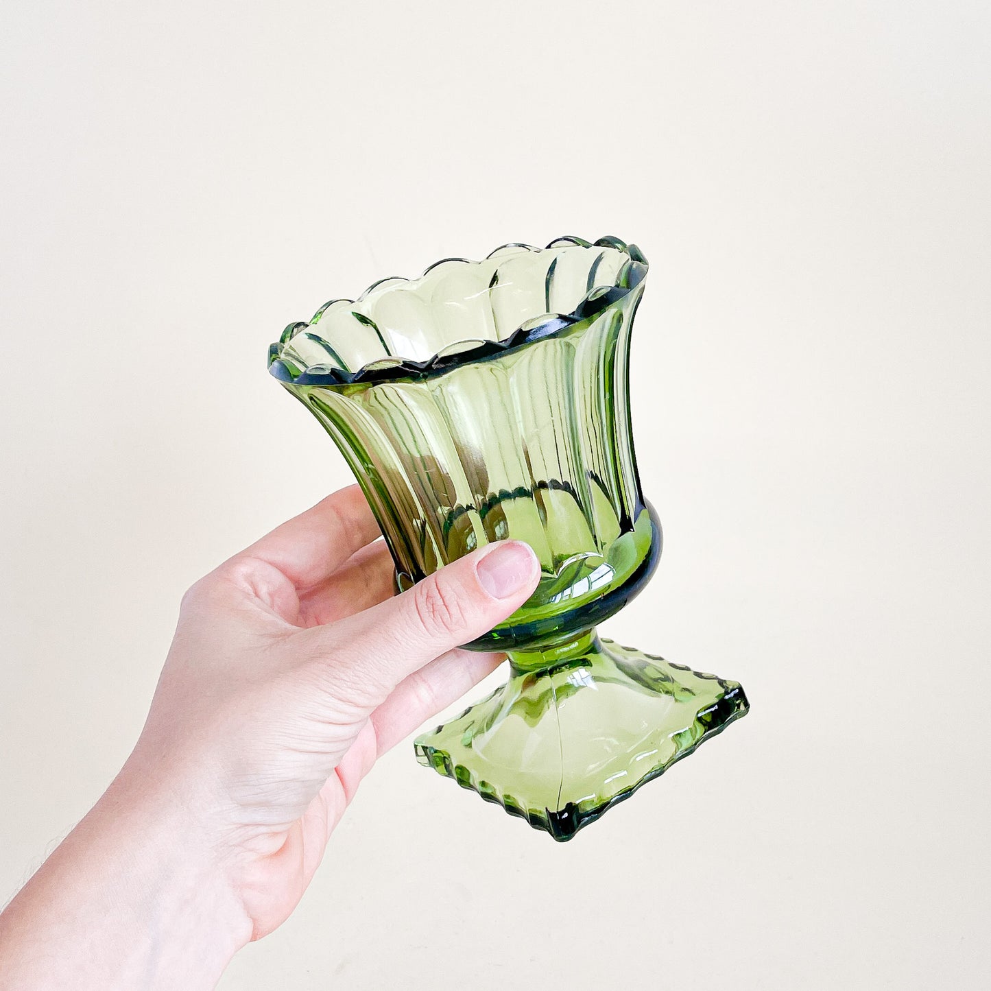 Cache-pot sur pied en verre vert
