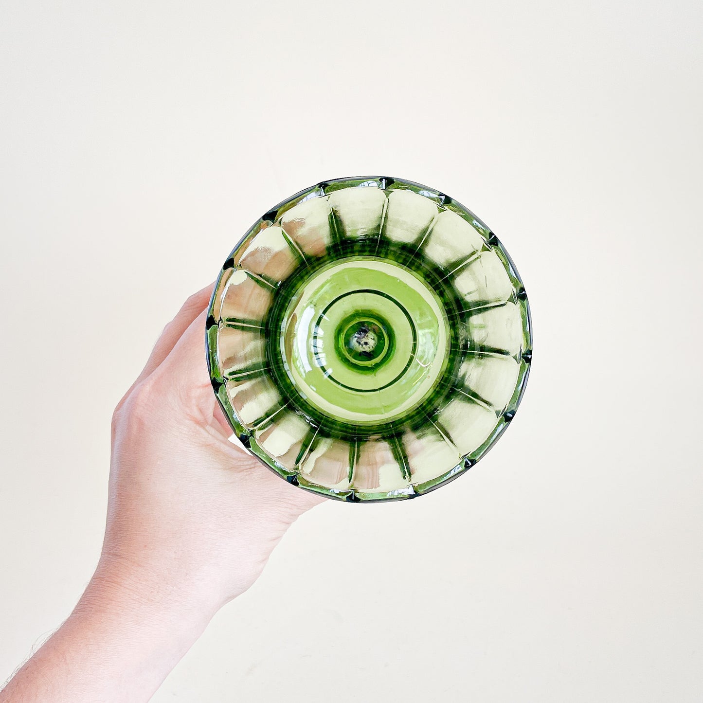Cache-pot sur pied en verre vert