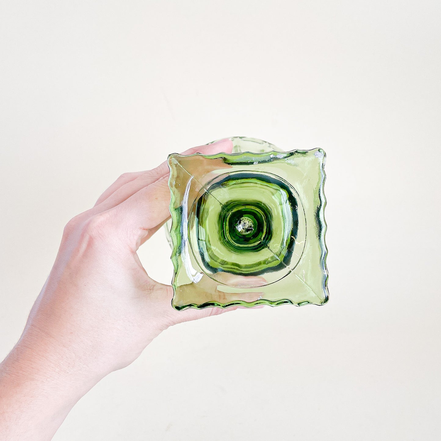 Cache-pot sur pied en verre vert