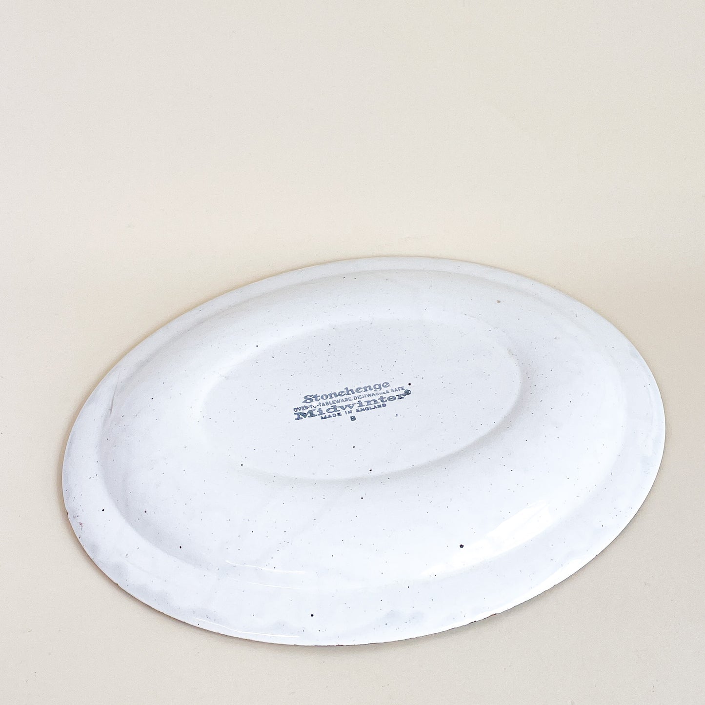 Stonehenge Midwinter strawberry serving plate