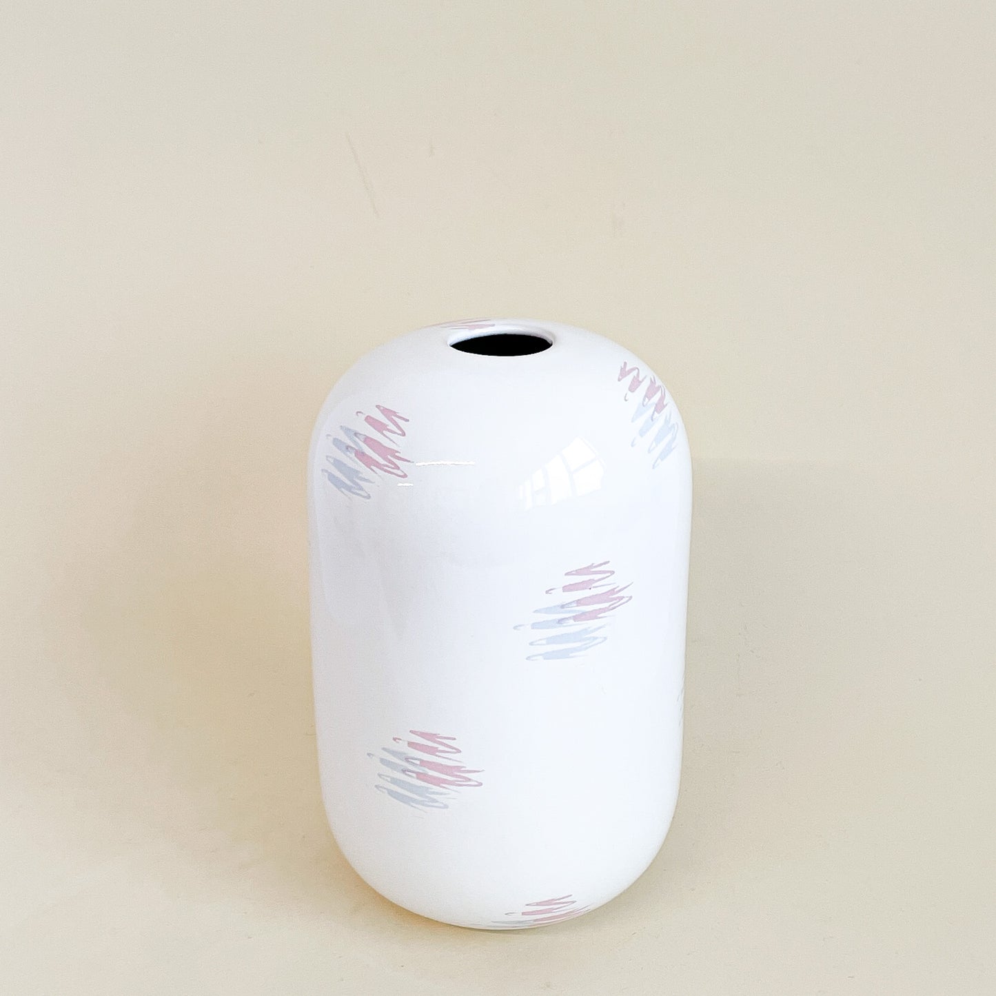 Céramique de Beauce white graffiti vase