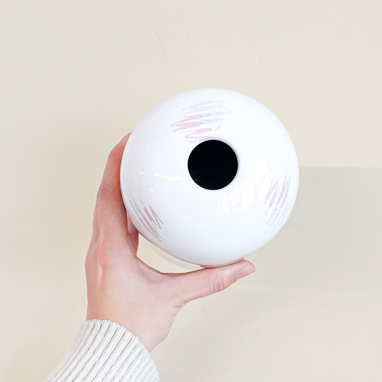Céramique de Beauce white graffiti vase