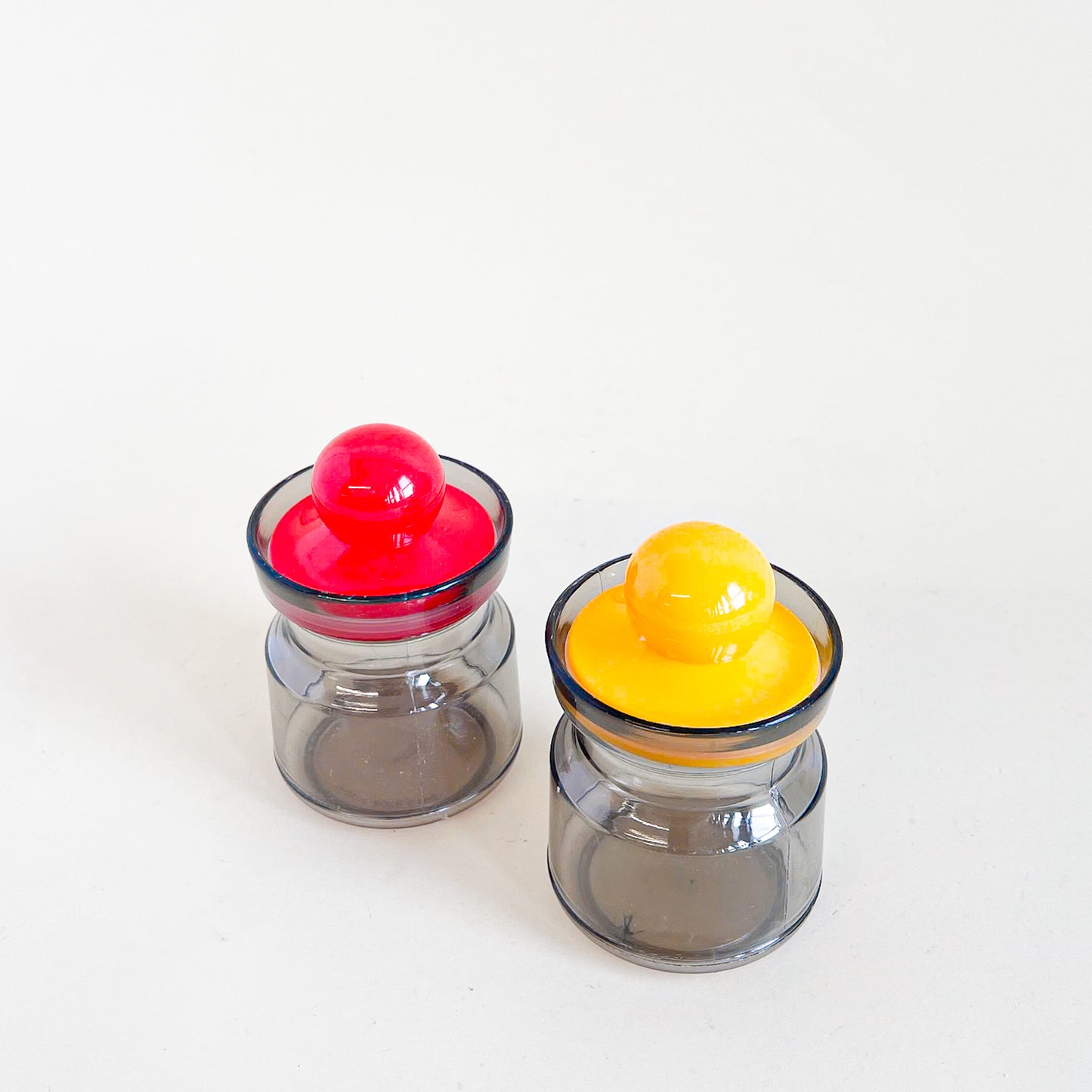Duo petits pots en plastique fumé