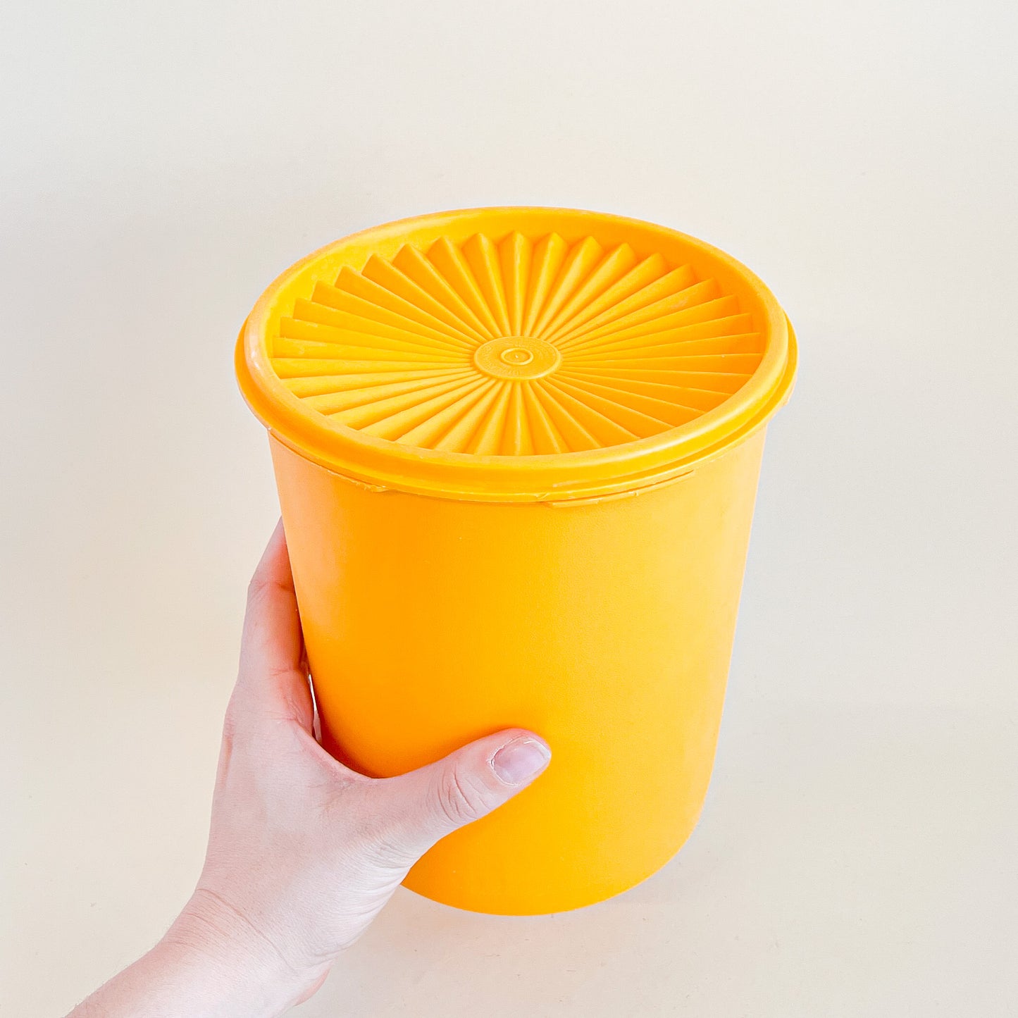 Contenant Servalier Tupperware jaune moutarde