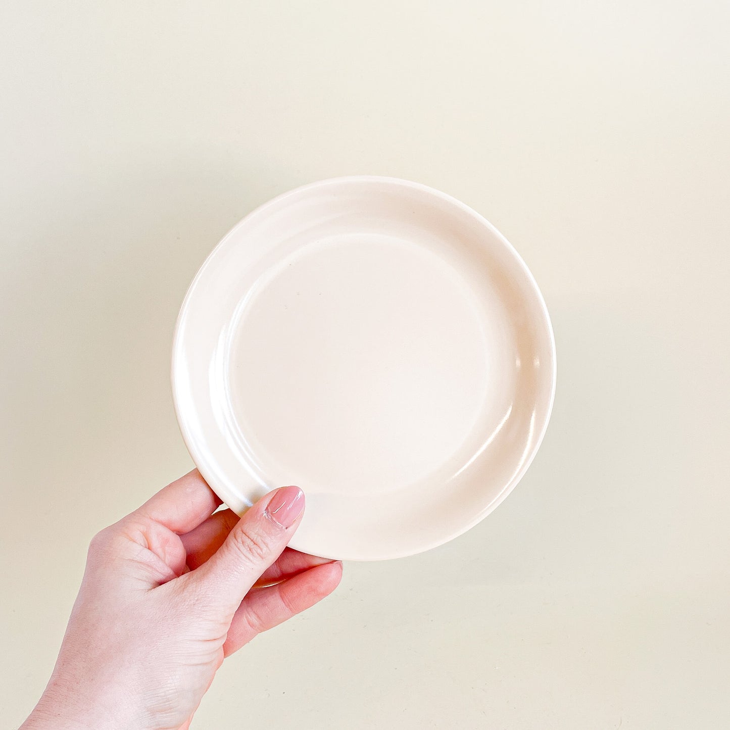 Melamine dinnerware set for 4