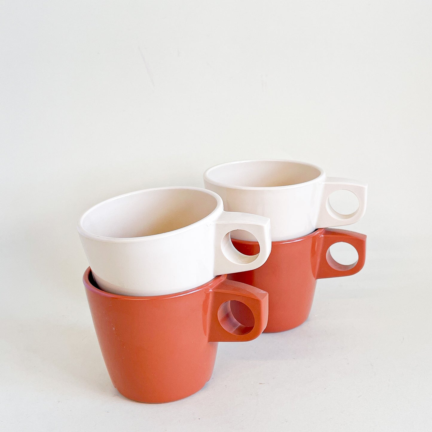 Melamine dinnerware set for 4