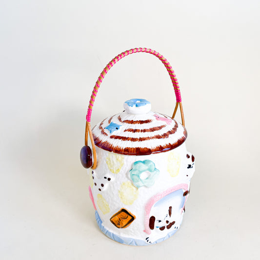 Dog jar with handle