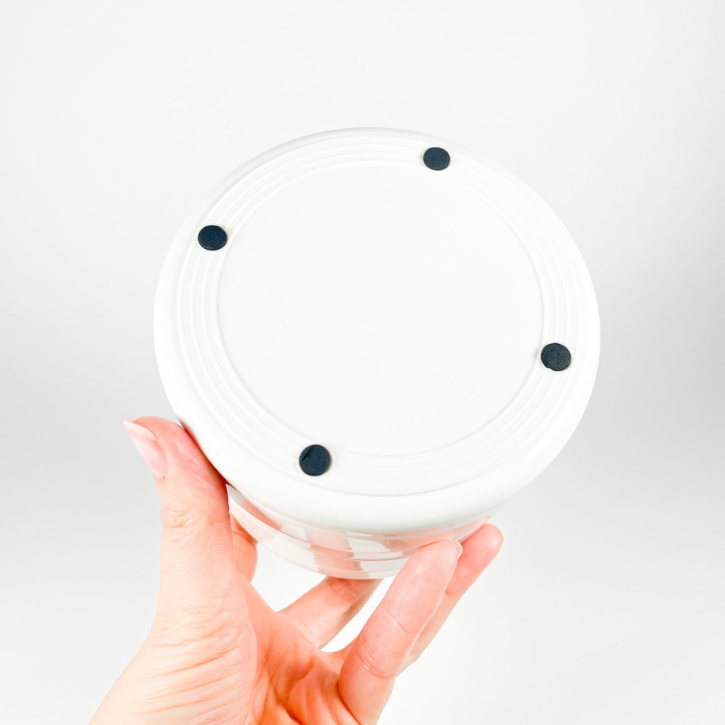 White swivel storage