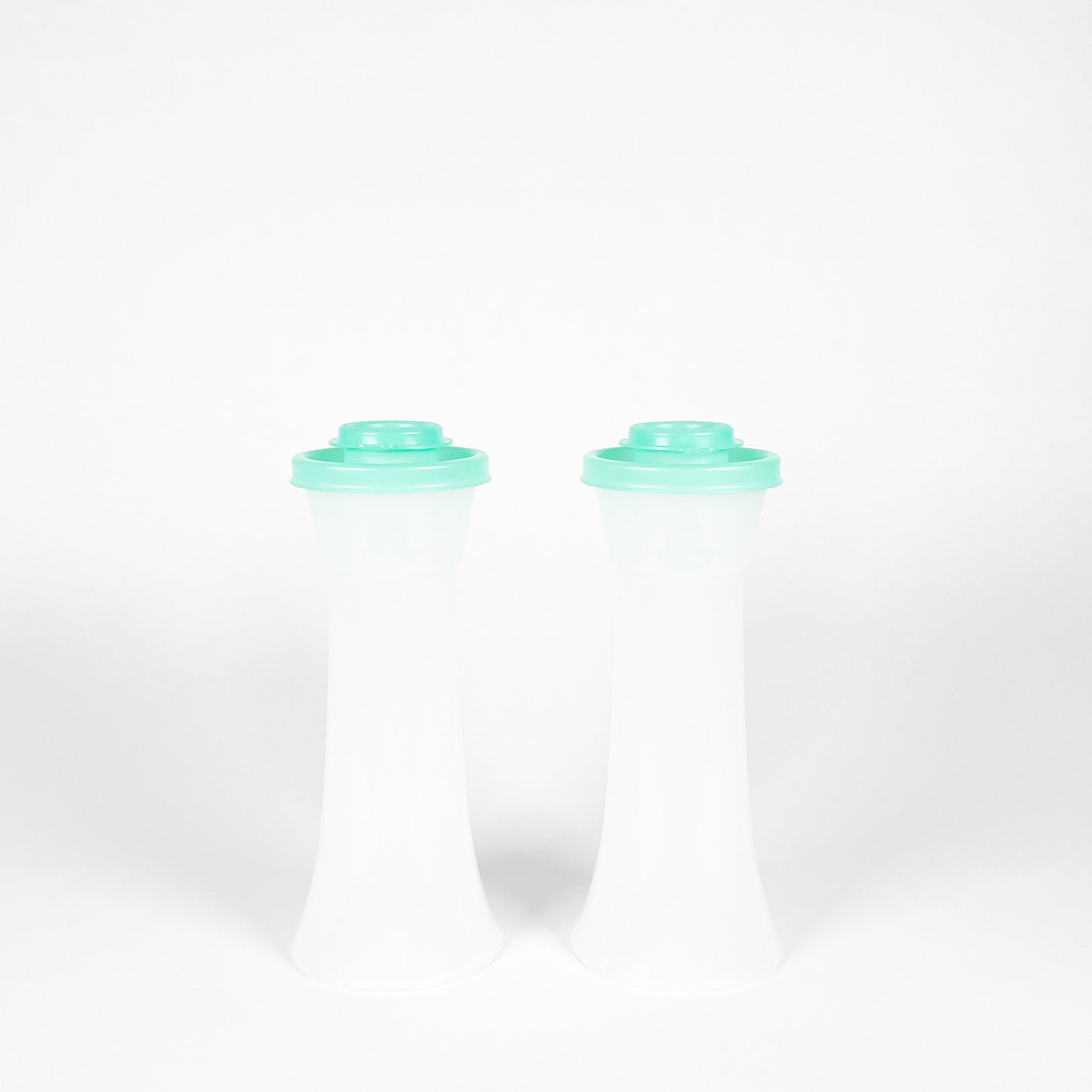 Tupperware turquoise salt and pepper shaker duo