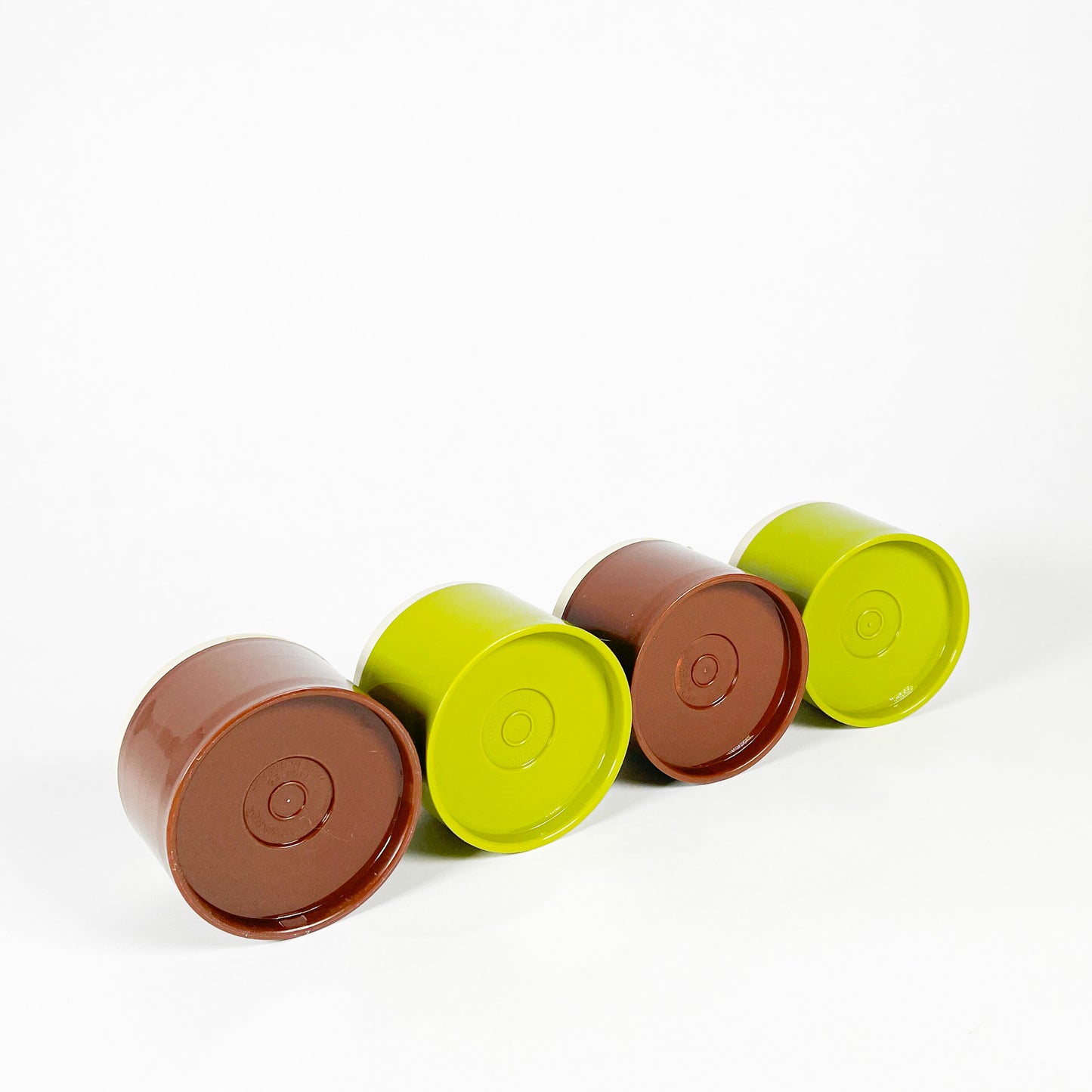 Ensemble de pots à épices Tupperware verts et bruns
