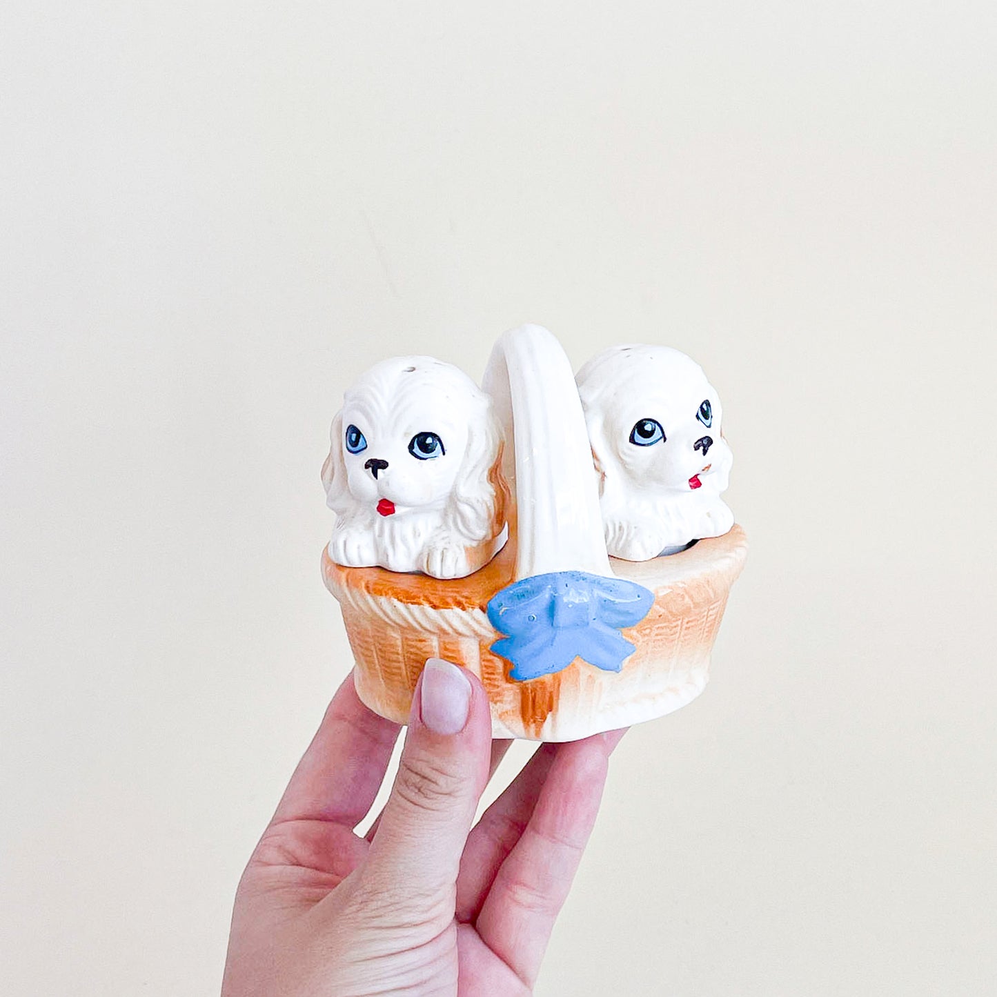 Dogs salt and pepper shakers