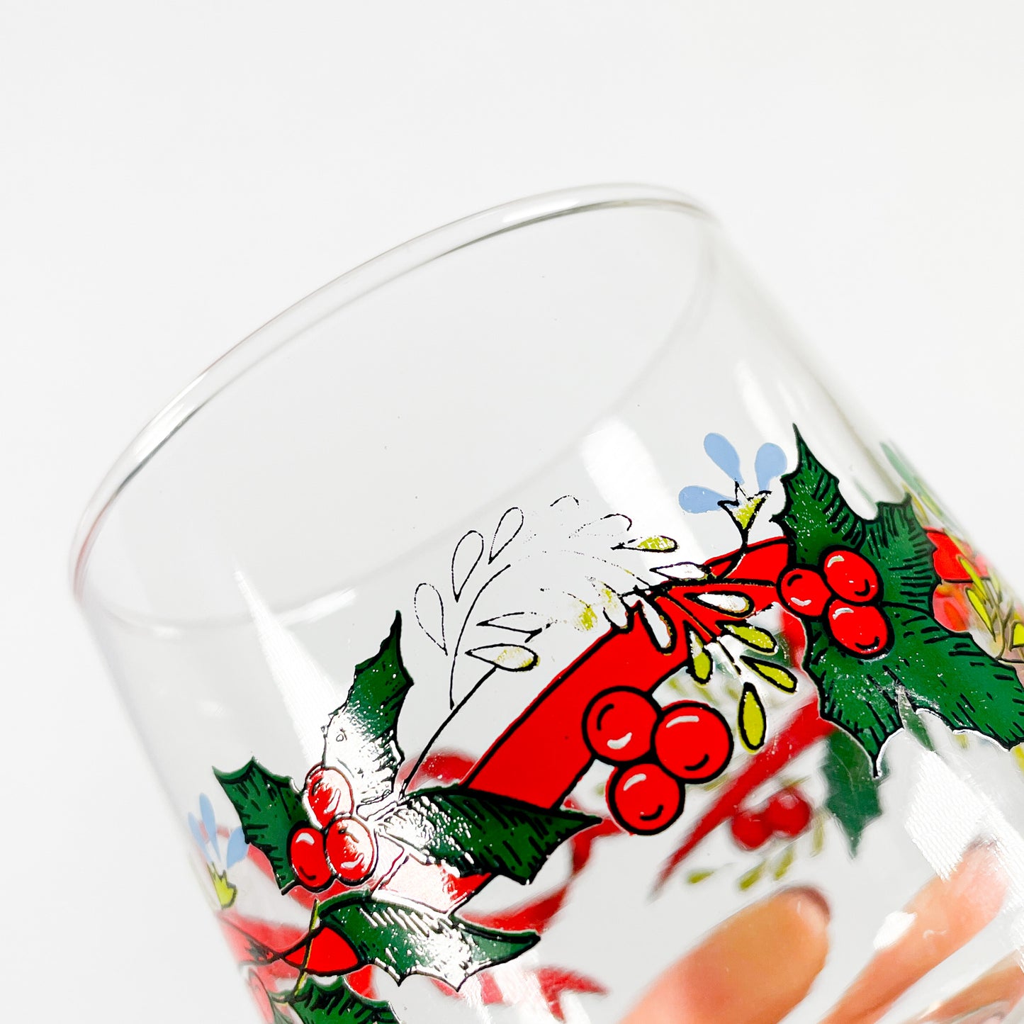 Small mistletoe leaf ribbon tumblers