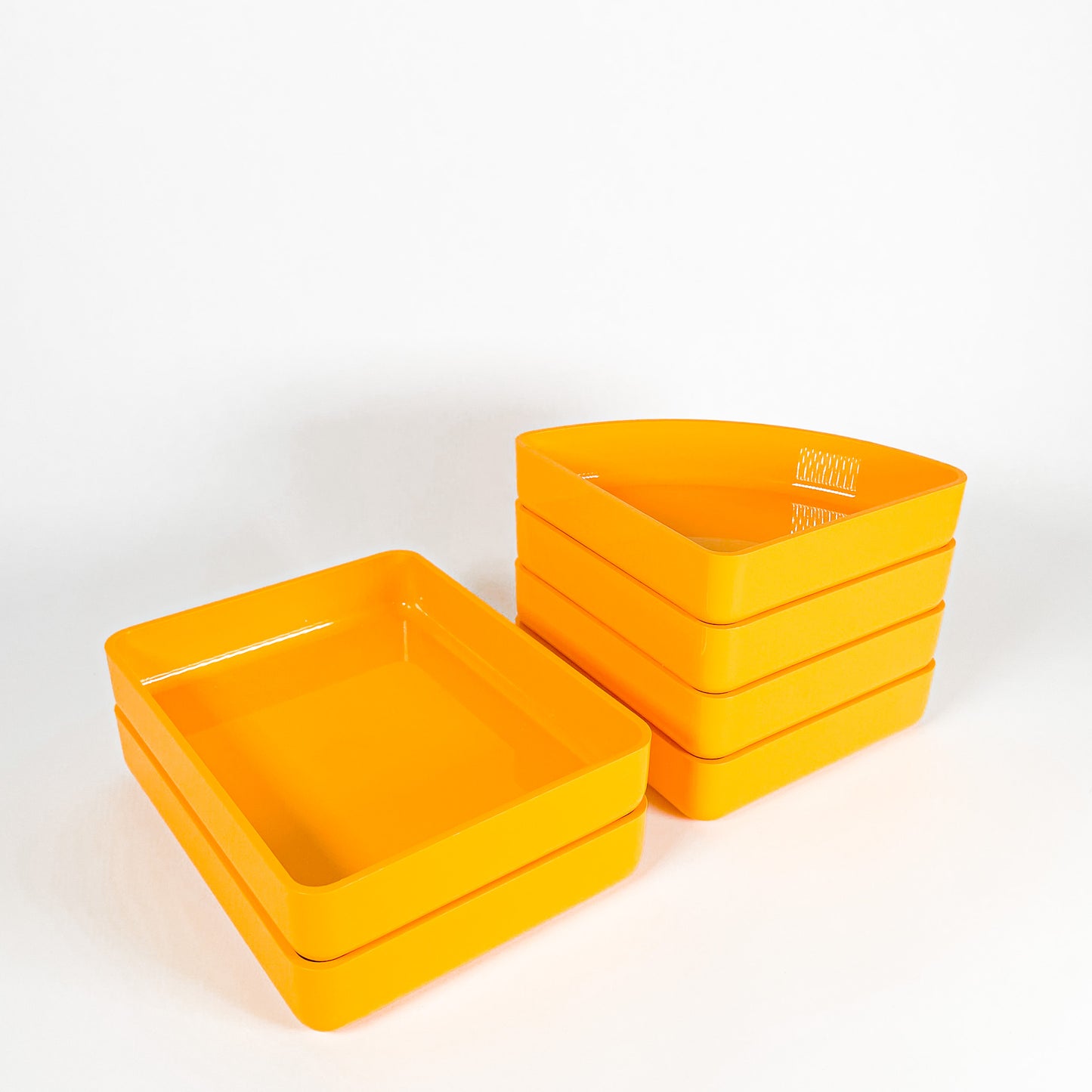 IPL André Morin yellow serving tray