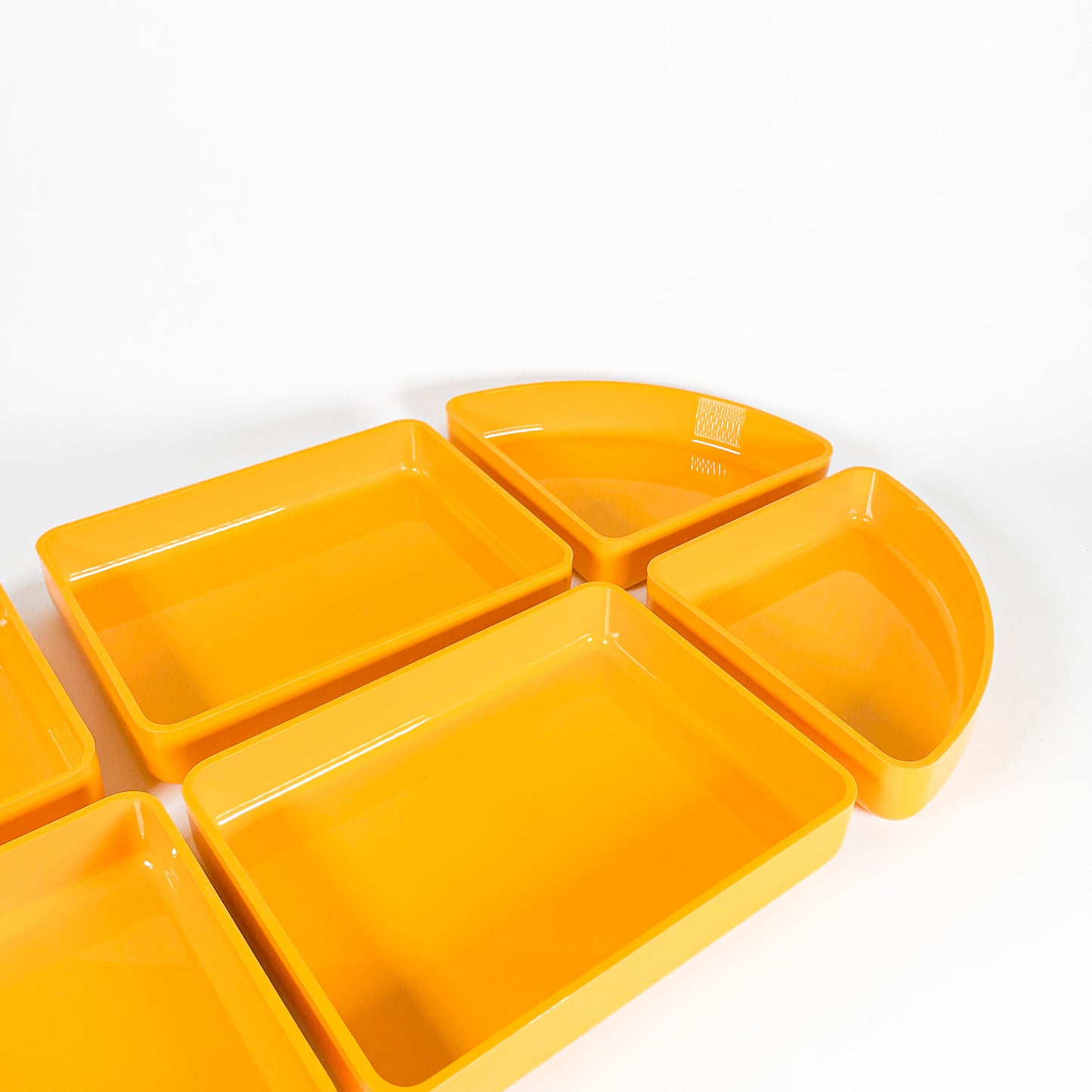 IPL André Morin yellow serving tray
