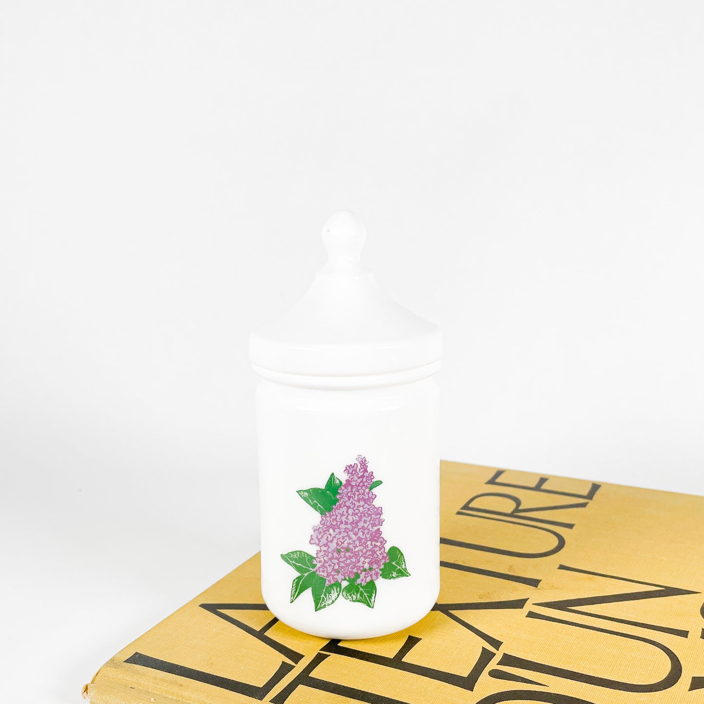 Petit contenant en milkglass lilas France