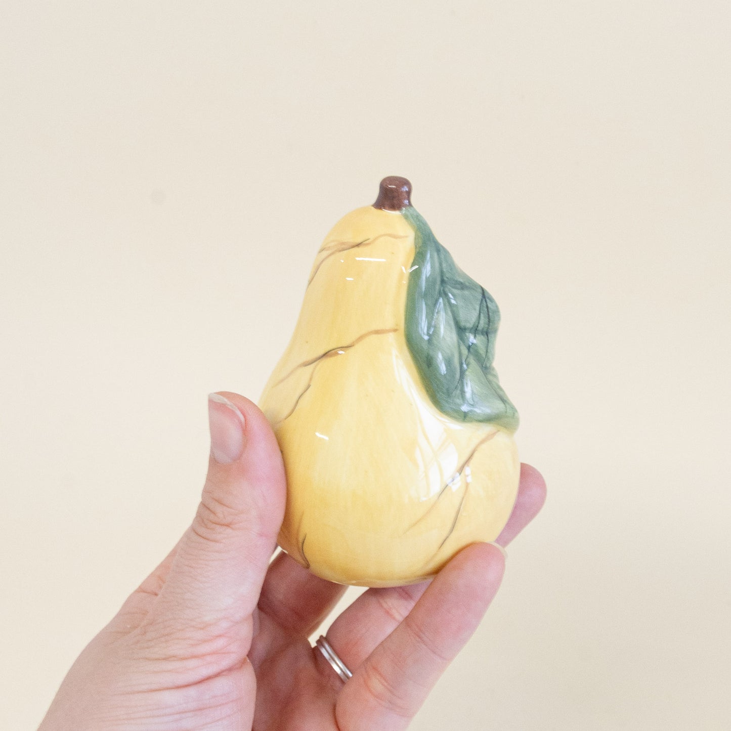Pears salt and pepper shaker