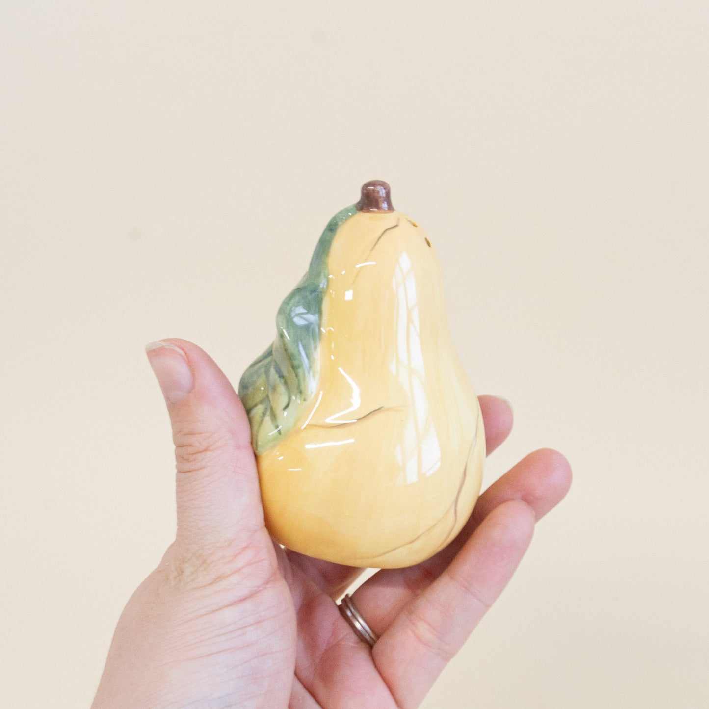 Pears salt and pepper shaker