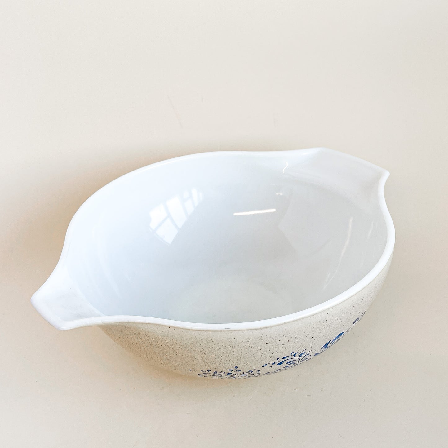 Pyrex Homestead mixing bowls trio