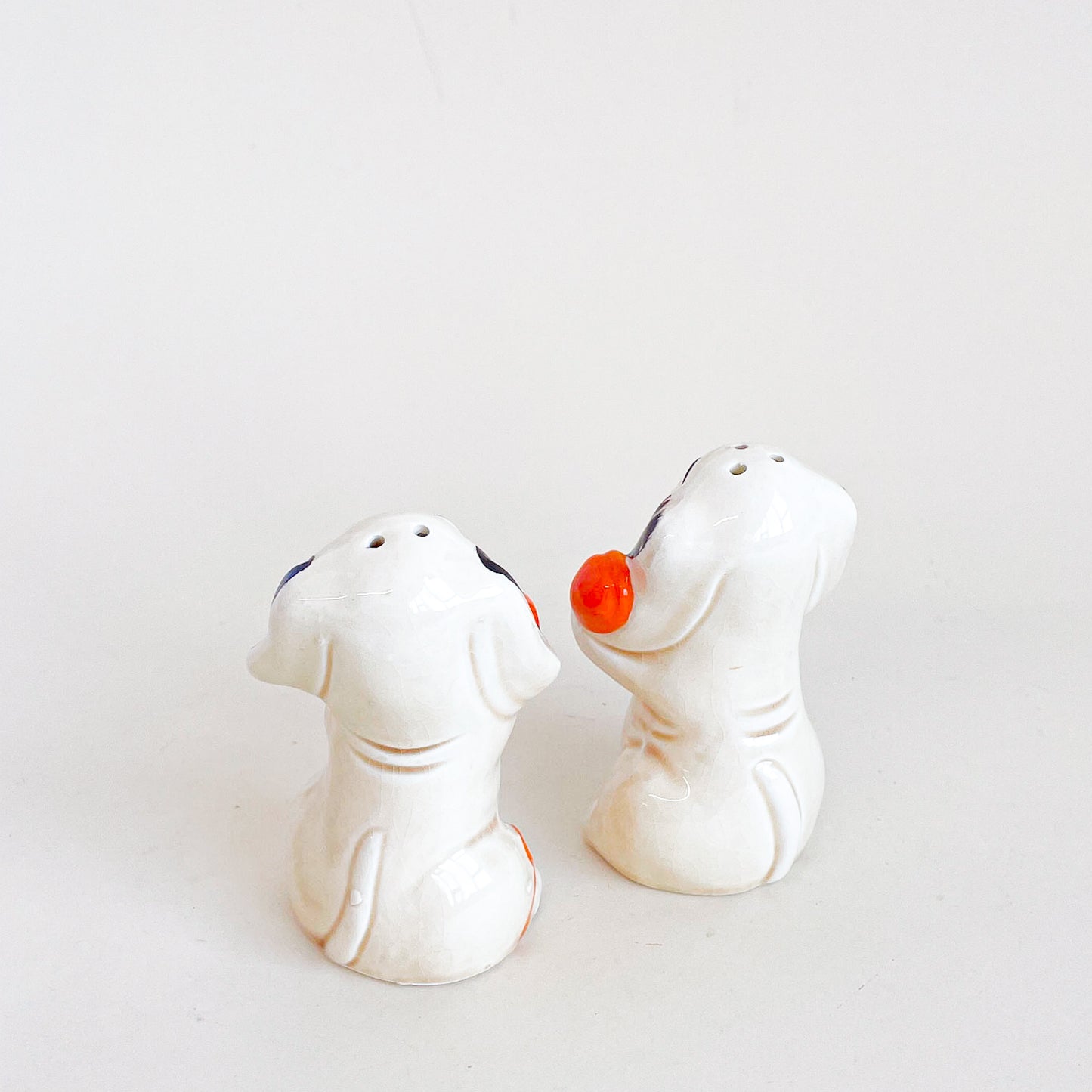 Dogs on the phone salt and pepper shakers