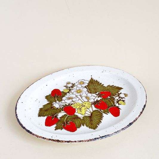 Stonehenge Midwinter strawberry serving plate