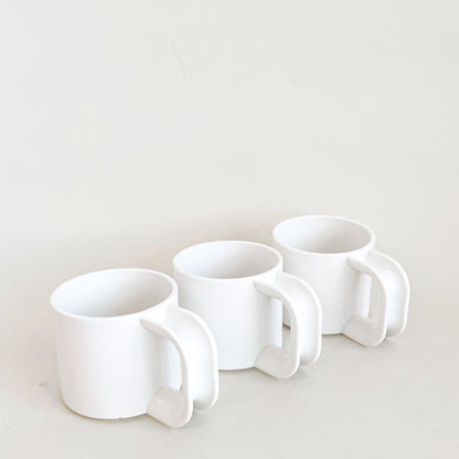 Trio tasses en plastique blanc