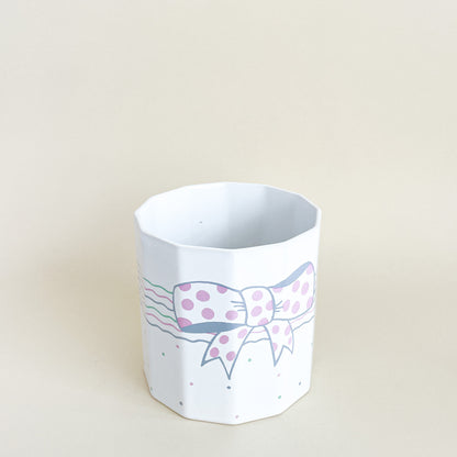 Bow ceramic planter