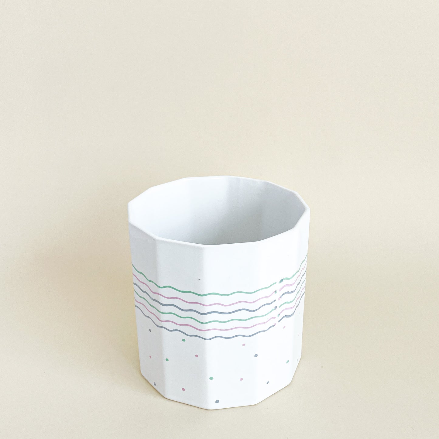 Bow ceramic planter