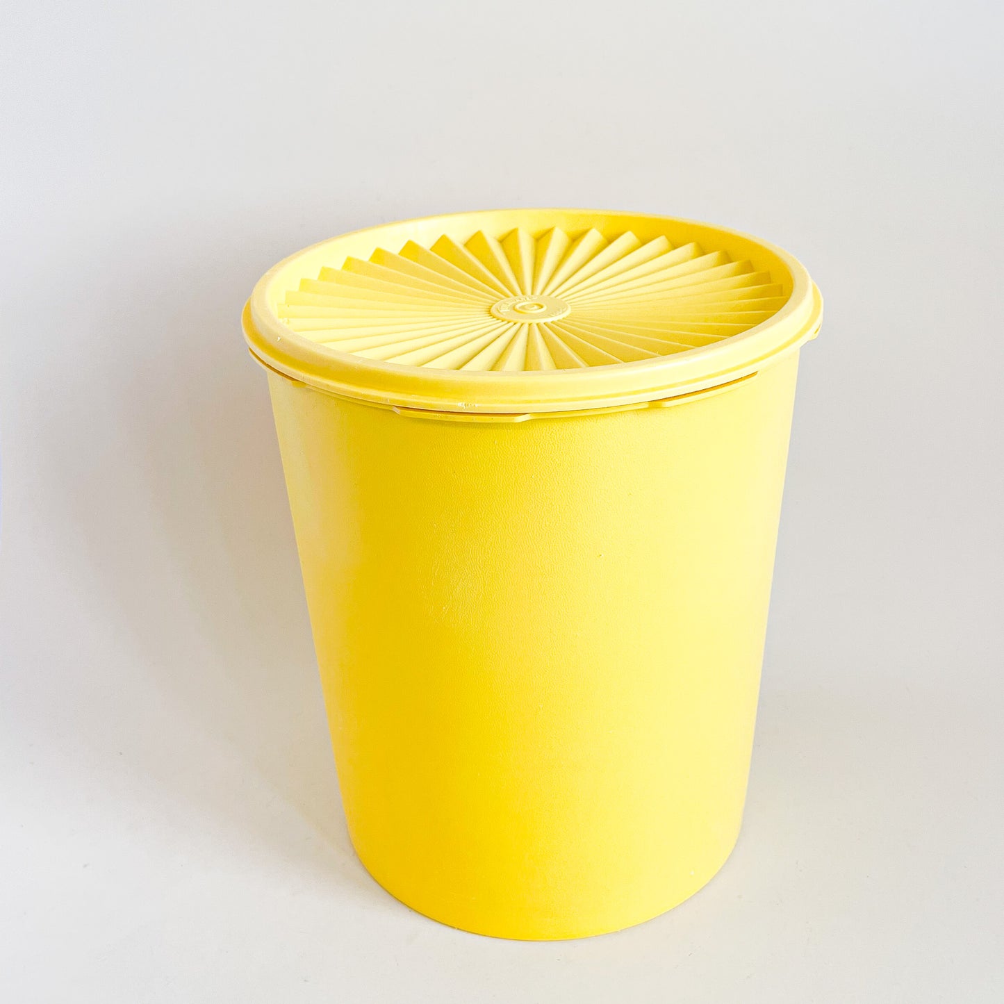 Contenant Tupperware Servalier jaune