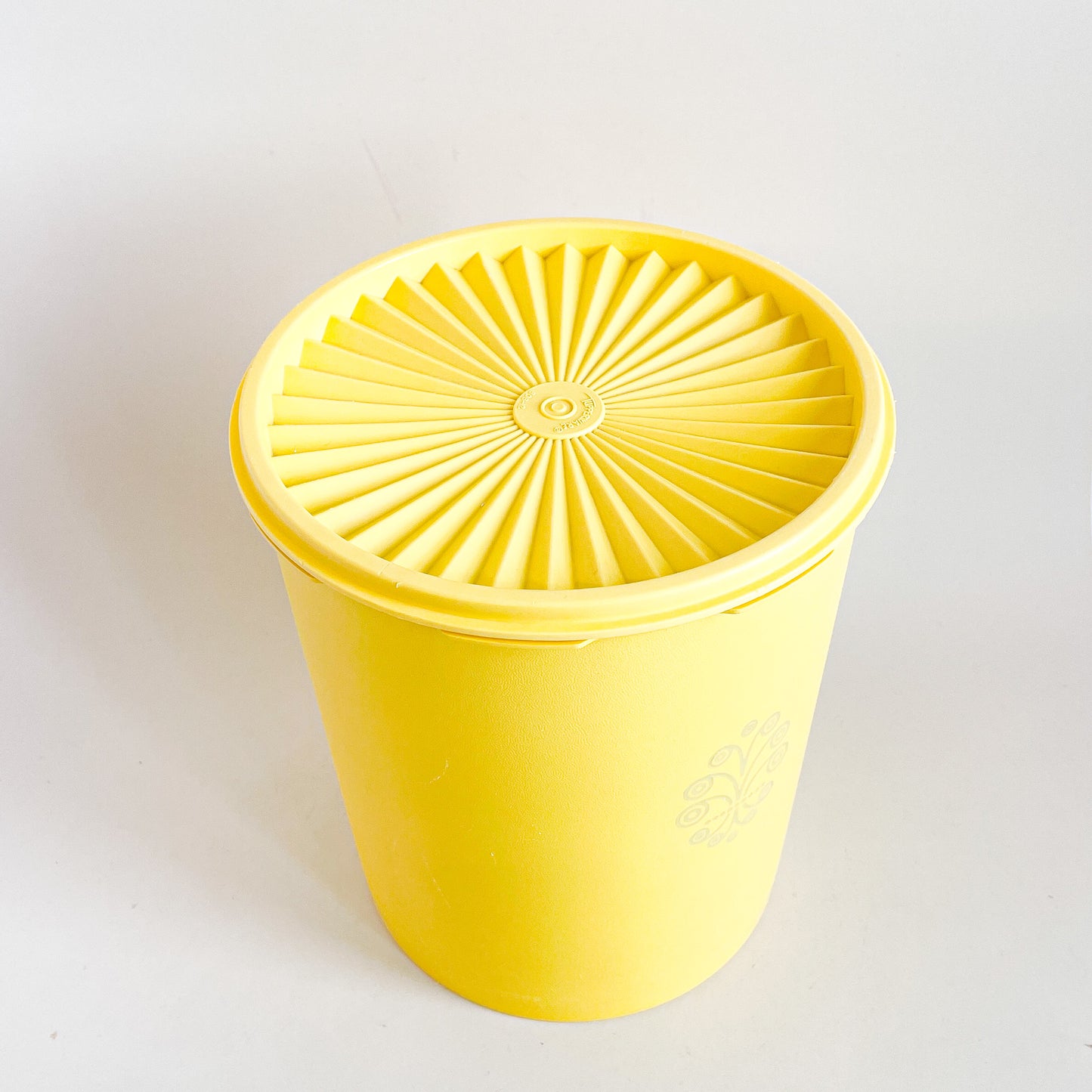 Contenant Tupperware Servalier jaune