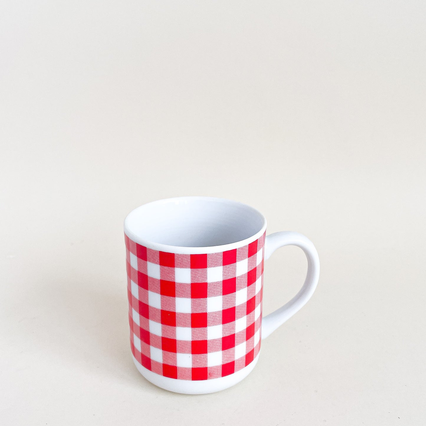 Red gingham mug