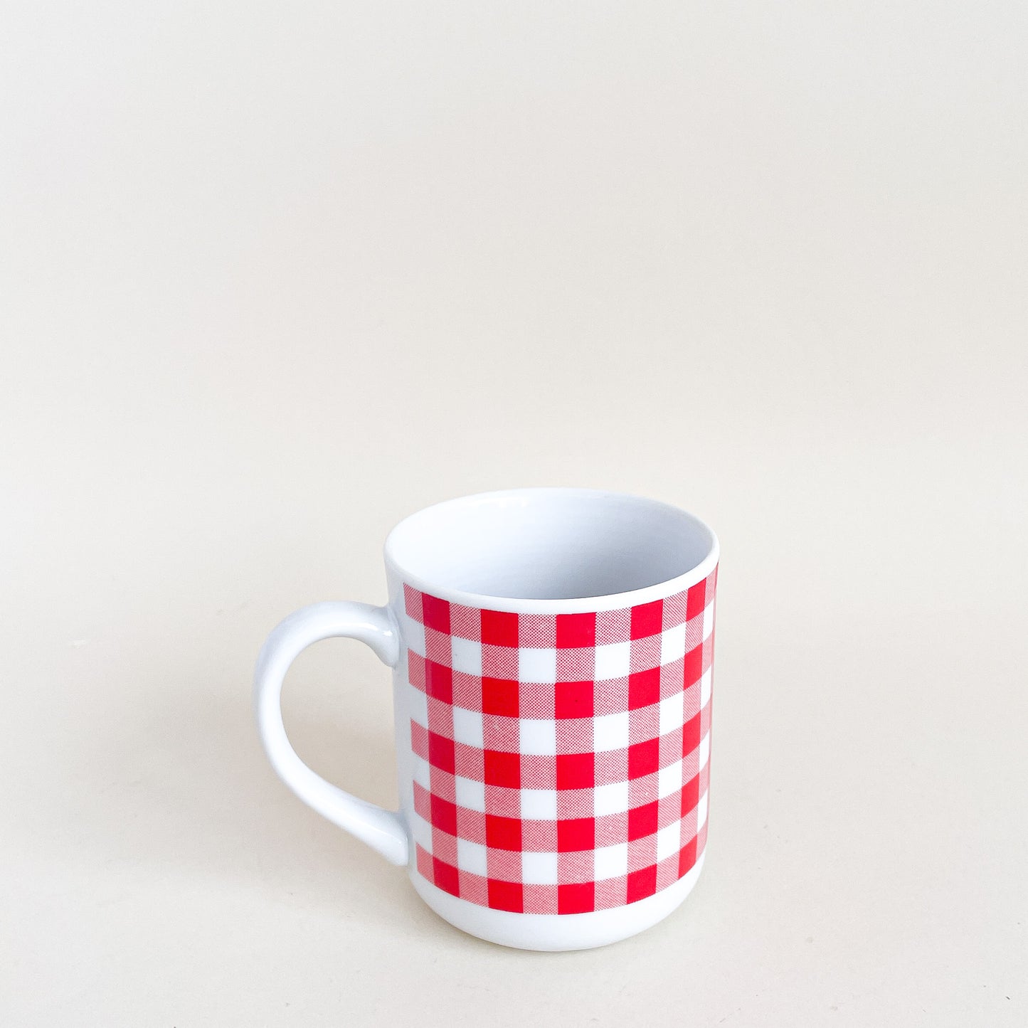 Red gingham mug