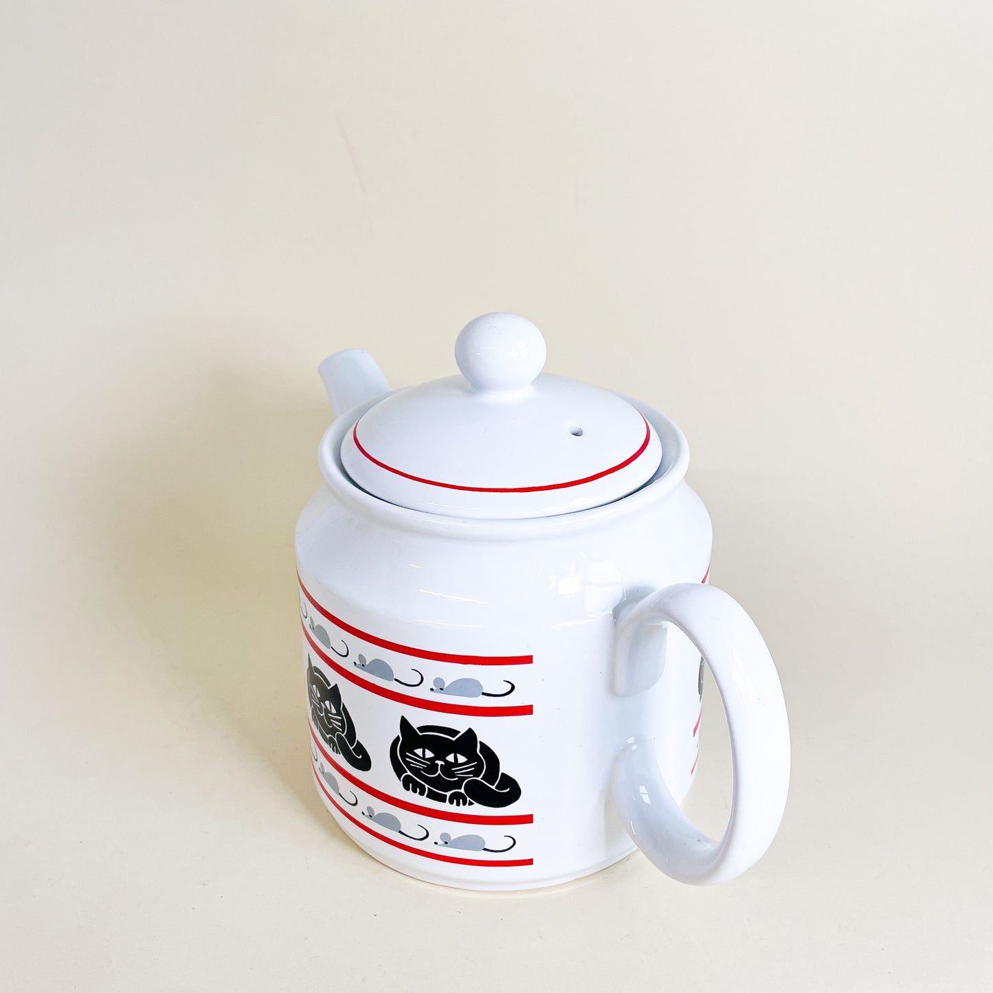 Cats and mice teapot