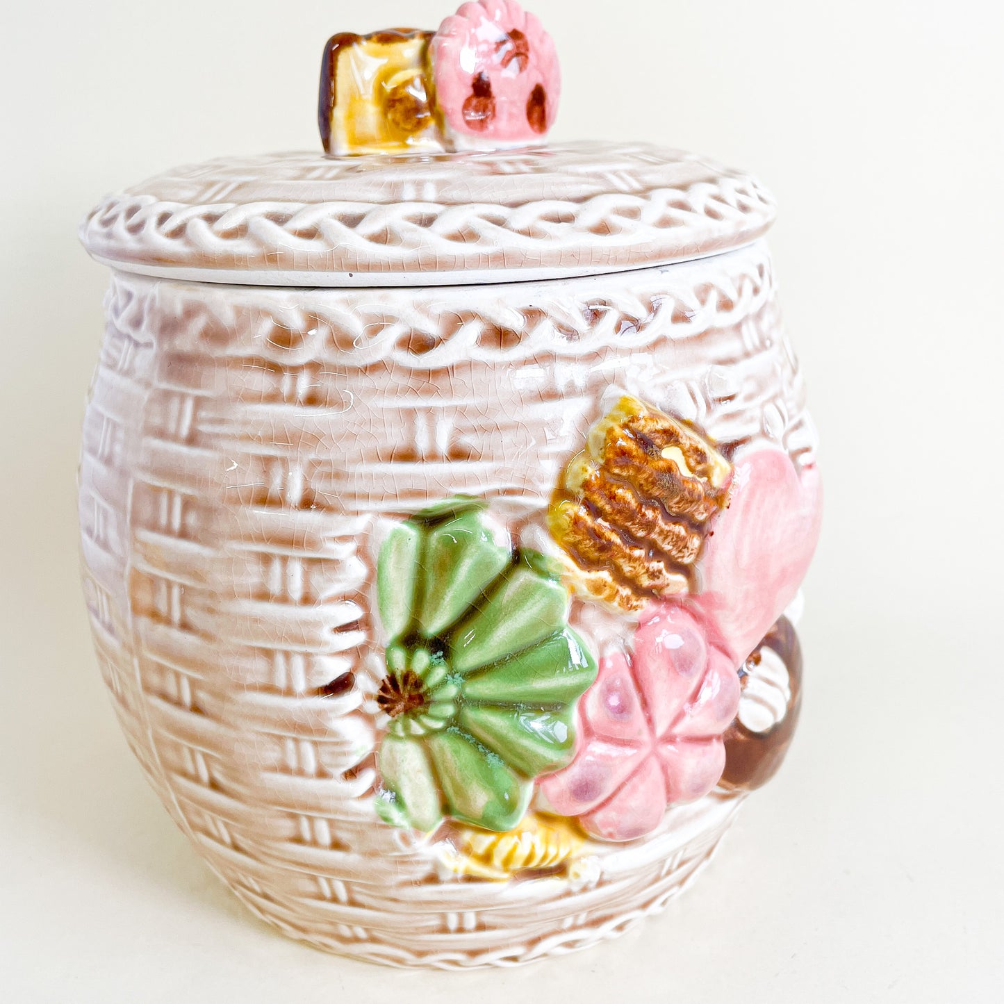 Ceramic cookie jar