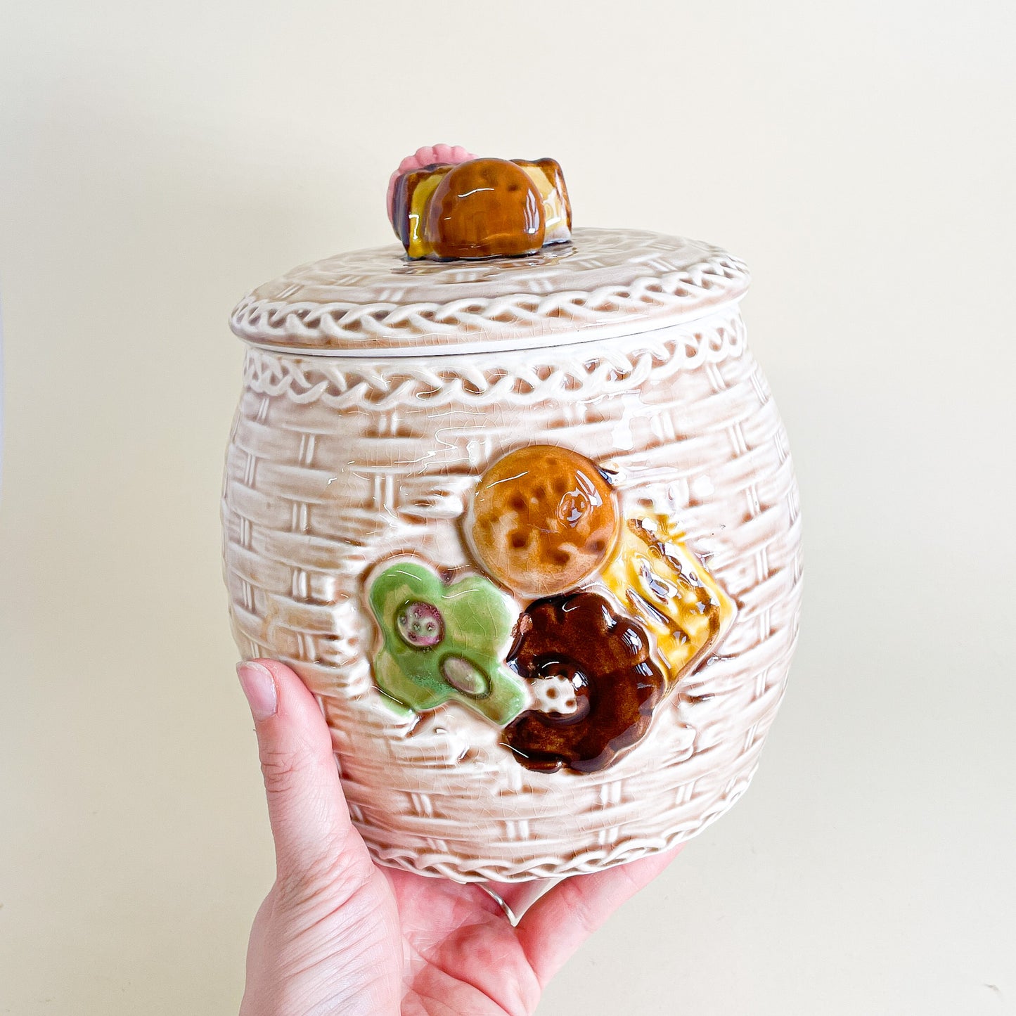 Ceramic cookie jar