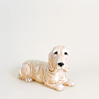 Chien basset en céramique