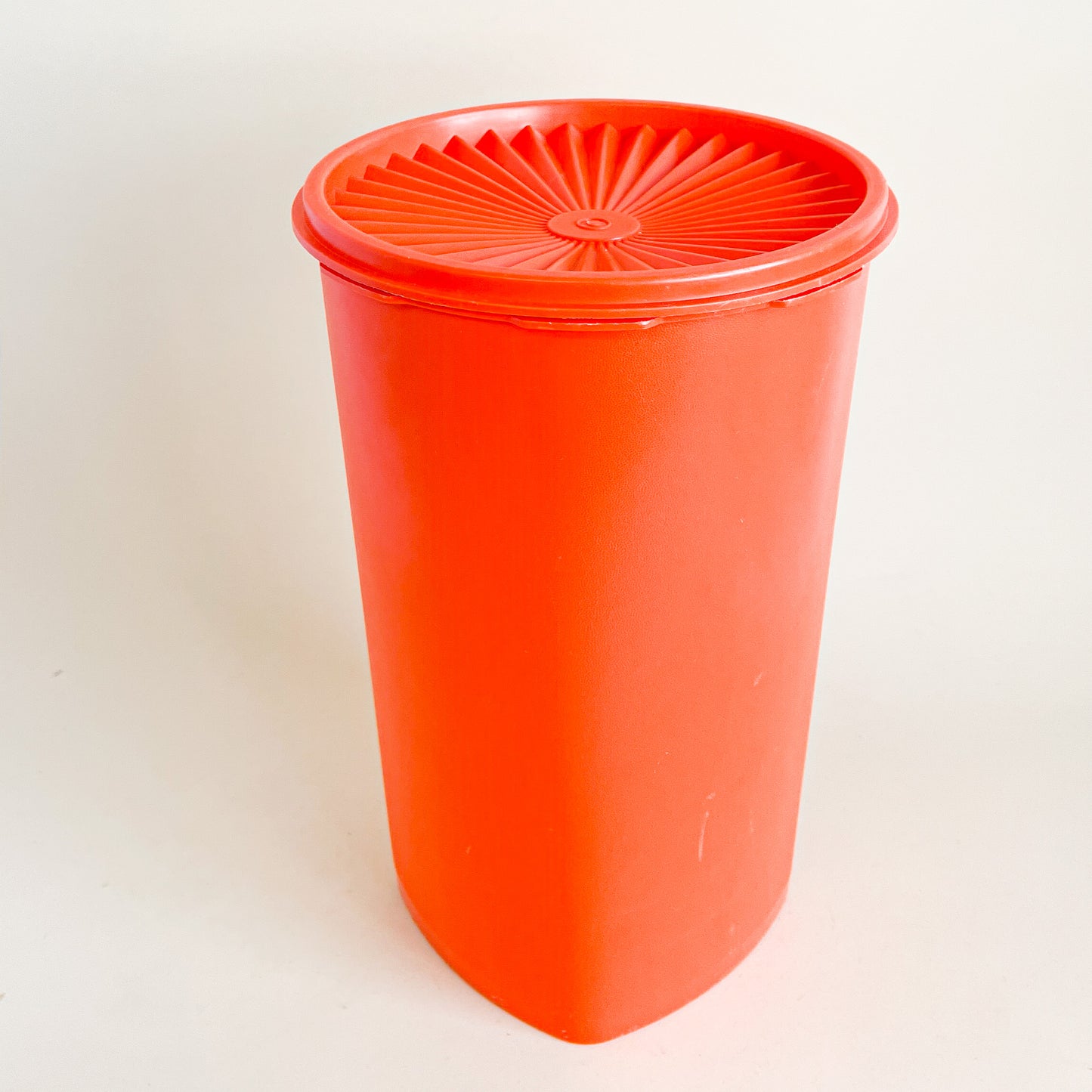 Grand contenant Tupperware Servalier orange