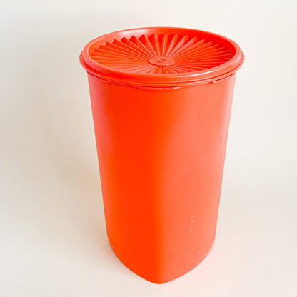 Large Tupperware container Servalier orange