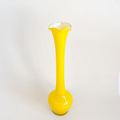 Grand soliflore en verre soufflé jaune