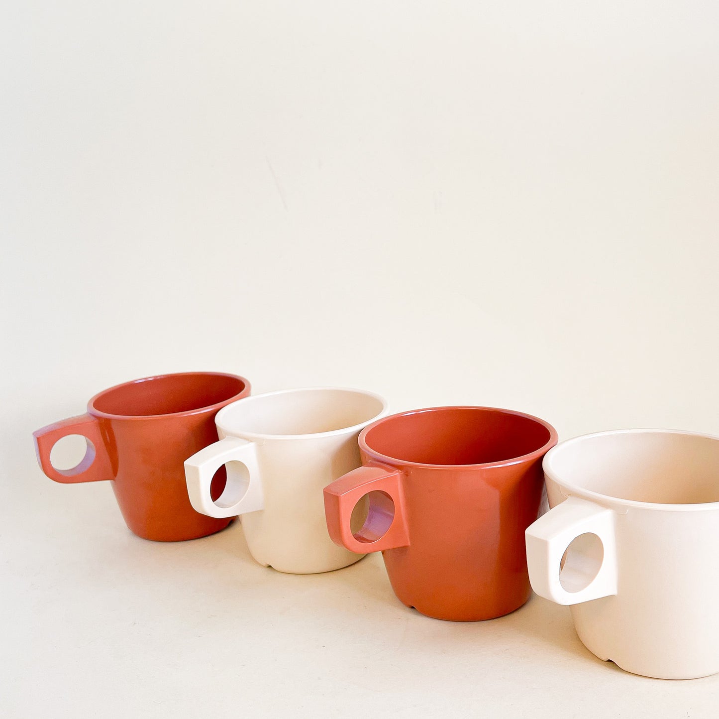 Ensemble de tasses en mélamine