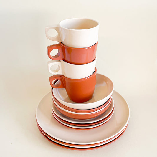 Melamine dinnerware set for 4