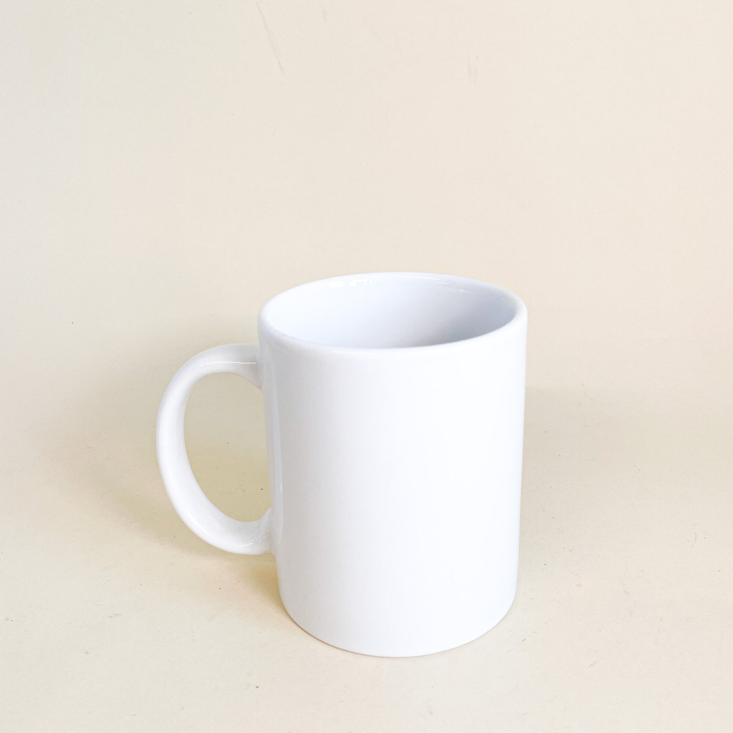 Tasse blanche bonhomme coeurs