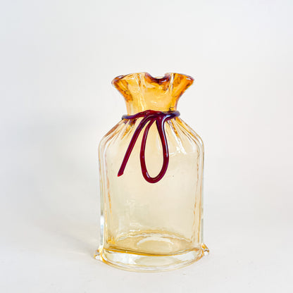 Vase sac en verre ambré