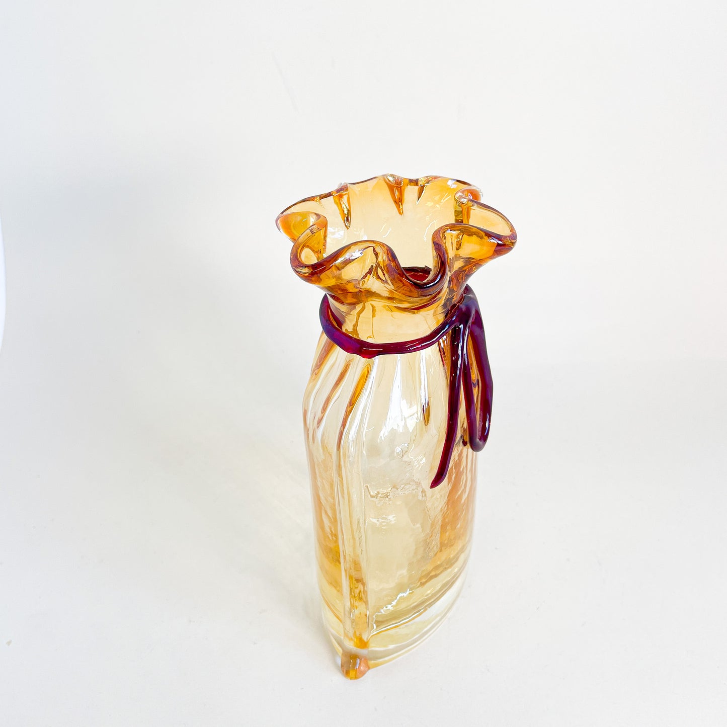 Vase sac en verre ambré