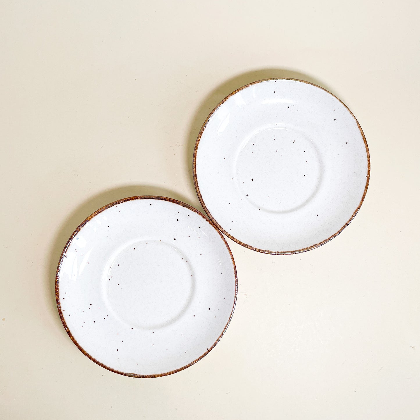 J&G Meakin Lifestyle saucers plates duo