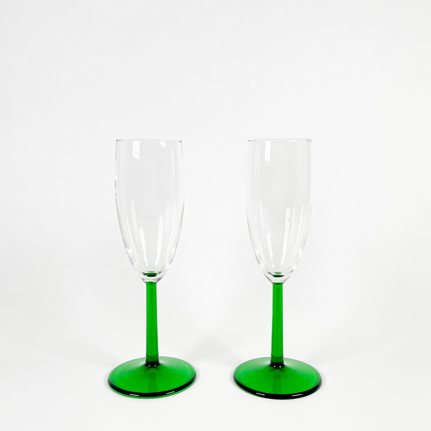 Green champagne flutes duo