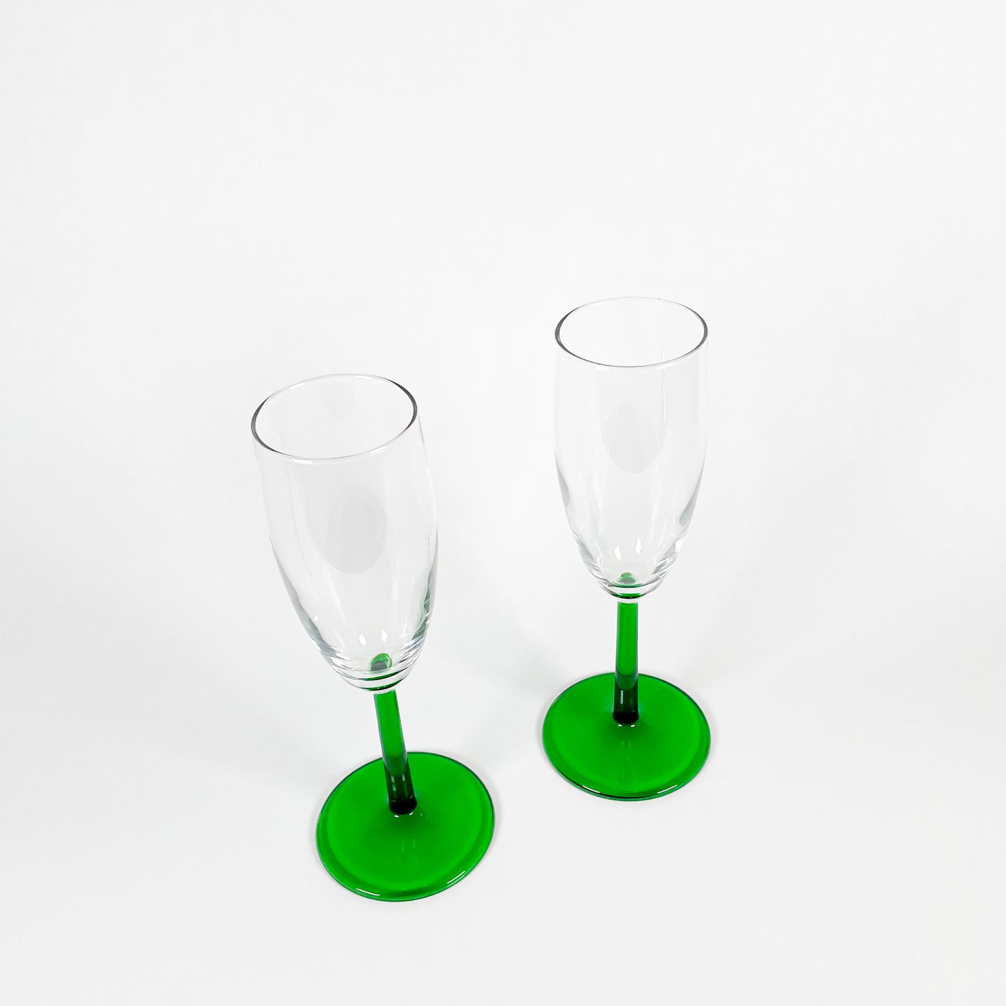 Green champagne flutes duo