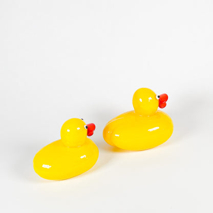 Canards jaunes en verre soufflé