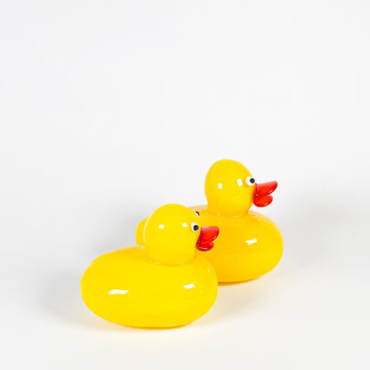 Canards jaunes en verre soufflé